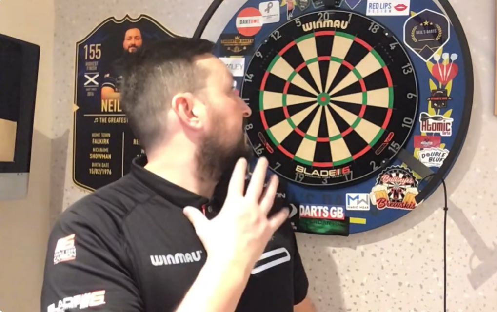 winmau blade 6 triple core dartboard